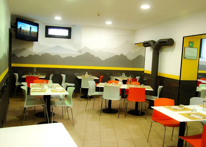 Hostel Scout Center *